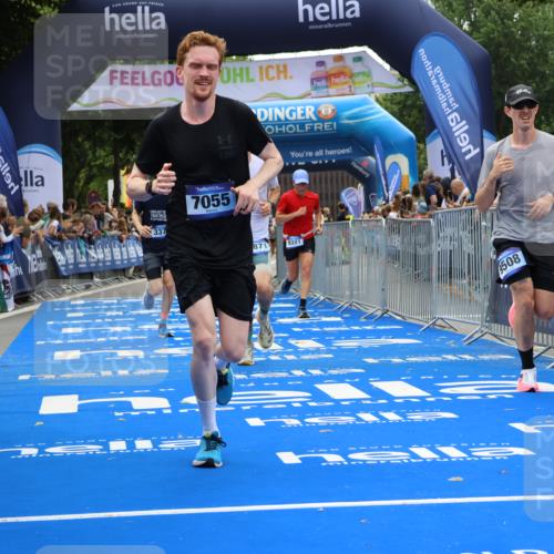 29.06.2025 - hella hamburg halbmarathon Strokosch-Dieckow http://msf.ph/oto/8354761 29.06.2025 10:30:45 Ziel 3379, 7055, 7481, 7880, 9381, 9508, 18235, 18871 meine-sportfotos.de