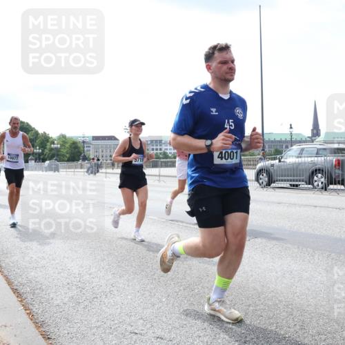 29.06.2025 - hella hamburg halbmarathon Lena Gebhardt http://msf.ph/oto/8354810 29.06.2025 10:13:53 Lombardsbrücke 11441, 10977, 5719, 45, 4001, 1131, 1194, 1480, 1890, 2055, 2359, 2721, 2904, 2987, 4001, 4032, 4795, 4950, 4962, 5232, 5546, 5631, 5719, 6026, 6287, 6710, 6717, 6724, 7446, 7447, 7460, 7462, 7913, 8057, 8279, 8673, 9128, 9612, 9631, 9886, 10442, 10443, 10977, 11441, 11987, 12313, 12797, 12928, 12929, 12938, 13331, 13788, 13928, 15085, 15482, 15663, 15721, 15722, 15840, 16491, 17439, 17472, 17985, 18041, 18222, 18231, 18236, 18239 meine-sportfotos.de