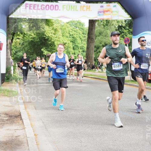 29.06.2025 - hella hamburg halbmarathon MichiJ http://msf.ph/oto/8354812 29.06.2025 10:41:46 Zwischen KM18-KM19 1327, 1815, 2119, 3041, 3256, 6581, 9012, 12526, 12584, 12961, 14026, 14461, 14638, 14948, 15868, 16375, 16868, 16871, 17087, 17259, 17698, 18268, 18450 meine-sportfotos.de