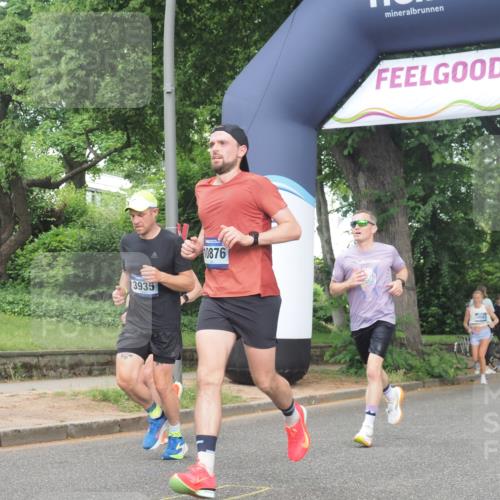 29.06.2025 - hella hamburg halbmarathon KatJ http://msf.ph/oto/8354817 29.06.2025 10:21:42 Zwischen KM18-KM19 51, 3935, 6358, 7793 meine-sportfotos.de