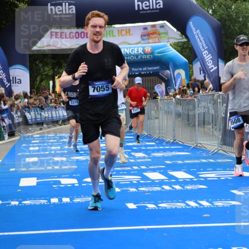 29.06.2025 - hella hamburg halbmarathon Strokosch-Dieckow http://msf.ph/oto/8354828 29.06.2025 10:30:45 Ziel 3379, 7055, 7481, 7880, 9381, 9508, 18235, 18871 meine-sportfotos.de