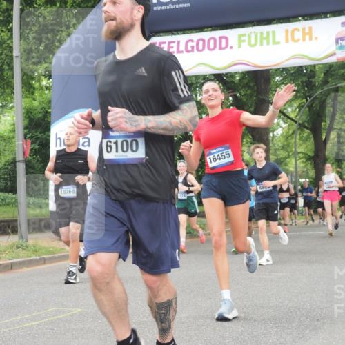 29.06.2025 - hella hamburg halbmarathon KatJ http://msf.ph/oto/8354877 29.06.2025 10:51:38 Zwischen KM18-KM19 1863, 3039, 3182, 3248, 6100, 6174 meine-sportfotos.de