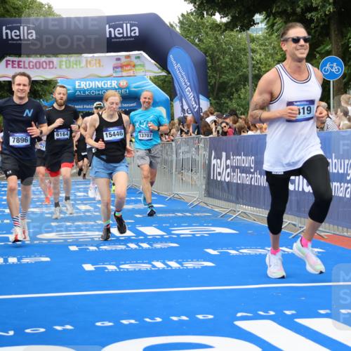 29.06.2025 - hella hamburg halbmarathon Strokosch-Dieckow http://msf.ph/oto/8354915 29.06.2025 10:52:17 Ziel 4140, 4419, 4587, 4837, 5032, 5087, 5482, 6164, 6897, 7896, 9074, 9082, 12135, 13211, 13707, 14300, 15144, 15275, 15446, 16003, 16320, 16591, 17130, 17773, 17997, 18475 meine-sportfotos.de