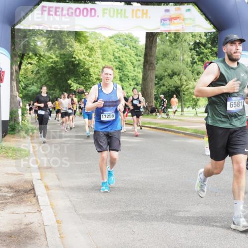29.06.2025 - hella hamburg halbmarathon MichiJ http://msf.ph/oto/8354925 29.06.2025 10:41:46 Zwischen KM18-KM19 1327, 1815, 2119, 3041, 3256, 6581, 9012, 12526, 12584, 12961, 14026, 14461, 14638, 14948, 15868, 16375, 16868, 16871, 17087, 17259, 17698, 18268, 18450 meine-sportfotos.de