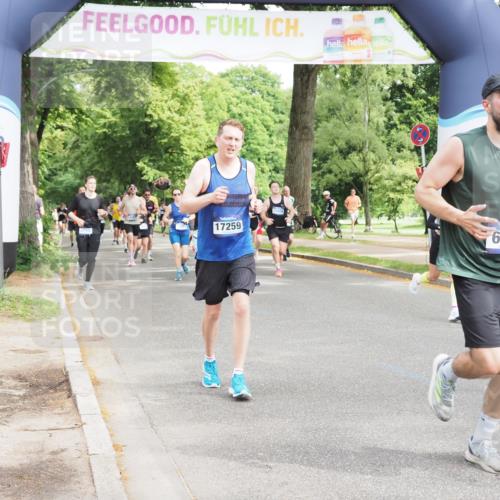 29.06.2025 - hella hamburg halbmarathon MichiJ http://msf.ph/oto/8354931 29.06.2025 10:41:47 Zwischen KM18-KM19 1815, 2119, 3041, 3058, 3256, 6581, 9012, 12526, 12584, 12961, 14026, 14461, 14638, 15868, 16375, 16868, 16871, 17087, 17259, 17698, 18268, 18450 meine-sportfotos.de