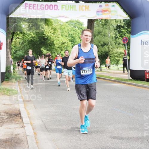 29.06.2025 - hella hamburg halbmarathon MichiJ http://msf.ph/oto/8354978 29.06.2025 10:41:47 Zwischen KM18-KM19 1815, 2119, 3041, 3058, 3256, 6581, 9012, 12526, 12584, 12961, 14026, 14461, 14638, 15868, 16375, 16868, 16871, 17087, 17259, 17698, 18268, 18450 meine-sportfotos.de