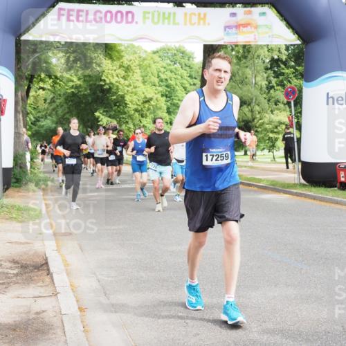 29.06.2025 - hella hamburg halbmarathon MichiJ http://msf.ph/oto/8354984 29.06.2025 10:41:47 Zwischen KM18-KM19 1815, 2119, 3041, 3058, 3256, 6581, 9012, 12526, 12584, 12961, 14026, 14461, 14638, 15868, 16375, 16868, 16871, 17087, 17259, 17698, 18268, 18450 meine-sportfotos.de