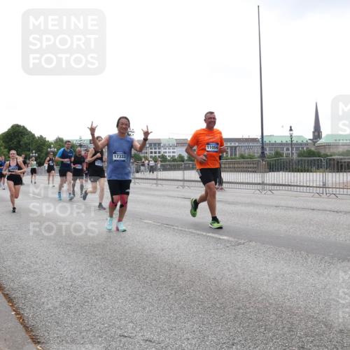 29.06.2025 - hella hamburg halbmarathon Lena Gebhardt http://msf.ph/oto/8355051 29.06.2025 10:38:56 Lombardsbrücke 12722, 4, 17333, 11059, 56, 1232, 1390, 1451, 1721, 1760, 2524, 2534, 2571, 2574, 2576, 2660, 2693, 2893, 2998, 3216, 3307, 3323, 3726, 3745, 3927, 4028, 4139, 4155, 4257, 4259, 4260, 4316, 4320, 4410, 4964, 5617, 5684, 5913, 6062, 6112, 6611, 6695, 6696, 6875, 7148, 7263, 7371, 7506, 7561, 7589, 7692, 7815, 7849, 8367, 8457, 8783, 9446, 9708, 9974, 9977, 10001, 10072, 10315, 10516, 10554, 13060 meine-sportfotos.de