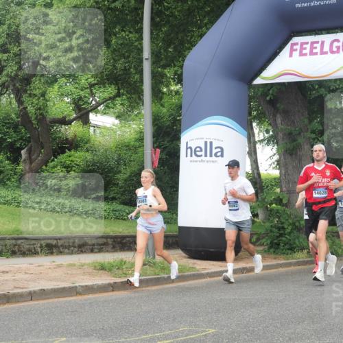 29.06.2025 - hella hamburg halbmarathon KatJ http://msf.ph/oto/8355060 29.06.2025 10:21:45 Zwischen KM18-KM19 51, 2746, 3935, 6358, 7793, 8062 meine-sportfotos.de