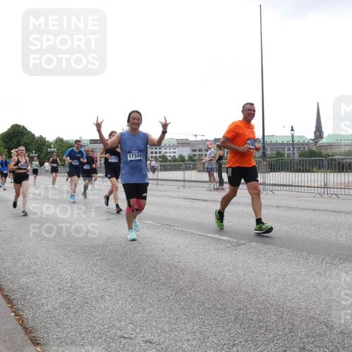 29.06.2025 - hella hamburg halbmarathon Lena Gebhardt http://msf.ph/oto/8355100 29.06.2025 10:38:57 Lombardsbrücke 367, 7263, 17333, 12722, 56, 1232, 1390, 1451, 1721, 1760, 2524, 2534, 2571, 2574, 2576, 2660, 2693, 2893, 2998, 3216, 3307, 3323, 3726, 3745, 3927, 4028, 4139, 4155, 4257, 4259, 4260, 4316, 4320, 4410, 4964, 5617, 5684, 5913, 6062, 6112, 6611, 6695, 6696, 6875, 7148, 7263, 7341, 7371, 7506, 7561, 7589, 7692, 7815, 7849, 8367, 8457, 8783, 9420, 9446, 9708, 9974, 9977, 10001, 10072, 10315, 10516, 10554, 13060 meine-sportfotos.de