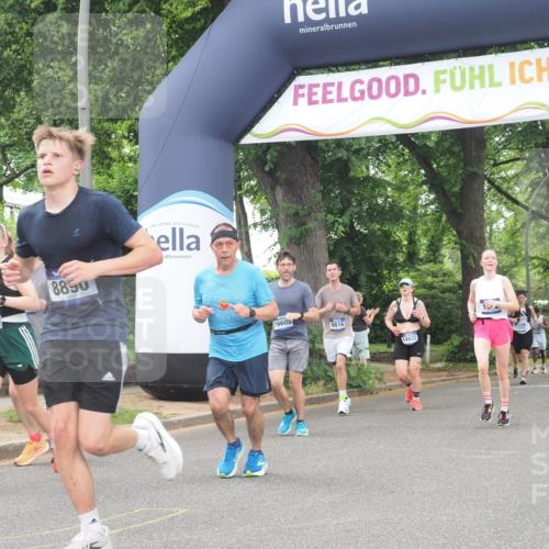 29.06.2025 - hella hamburg halbmarathon KatJ http://msf.ph/oto/8355133 29.06.2025 10:51:40 Zwischen KM18-KM19 1842, 1863, 3039, 3182, 3248, 6100, 6174 meine-sportfotos.de