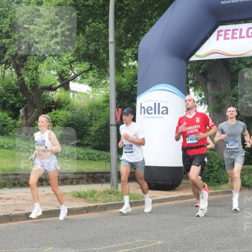 29.06.2025 - hella hamburg halbmarathon KatJ http://msf.ph/oto/8355147 29.06.2025 10:21:46 Zwischen KM18-KM19 51, 1407, 2746, 3935, 6358, 8062 meine-sportfotos.de