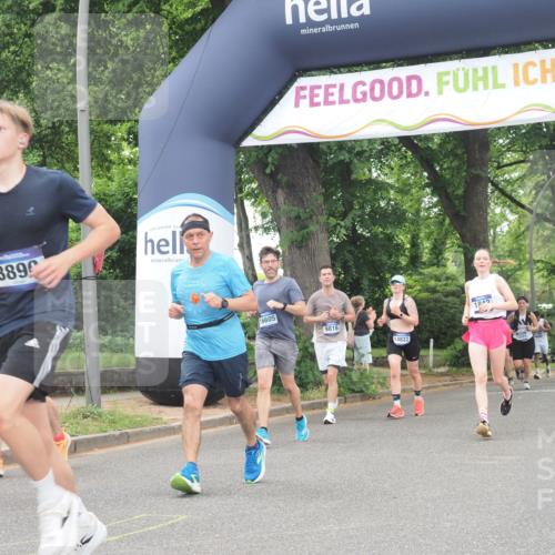 29.06.2025 - hella hamburg halbmarathon KatJ http://msf.ph/oto/8355152 29.06.2025 10:51:41 Zwischen KM18-KM19 1842, 3039, 3182, 3248, 6100, 6174 meine-sportfotos.de