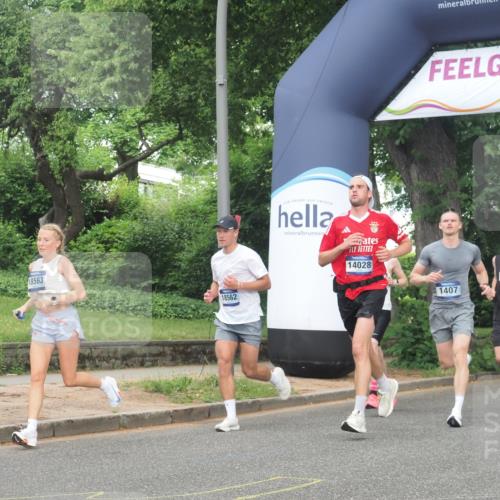 29.06.2025 - hella hamburg halbmarathon KatJ http://msf.ph/oto/8355165 29.06.2025 10:21:46 Zwischen KM18-KM19 51, 1407, 2746, 3935, 6358, 8062 meine-sportfotos.de