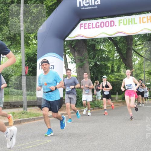 29.06.2025 - hella hamburg halbmarathon KatJ http://msf.ph/oto/8355169 29.06.2025 10:51:41 Zwischen KM18-KM19 1842, 3039, 3182, 3248, 6100, 6174 meine-sportfotos.de