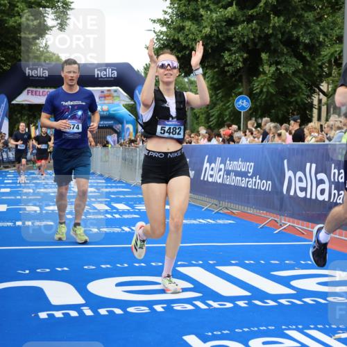 29.06.2025 - hella hamburg halbmarathon Strokosch-Dieckow http://msf.ph/oto/8355170 29.06.2025 10:52:14 Ziel 1482, 2397, 4140, 4419, 4587, 4837, 5032, 5087, 5093, 5482, 6164, 6897, 7896, 9074, 9082, 12135, 13707, 13726, 14248, 14300, 15275, 15446, 16003, 16320, 16591, 17033, 17130, 17773, 18475, 18801 meine-sportfotos.de