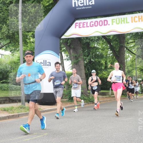 29.06.2025 - hella hamburg halbmarathon KatJ http://msf.ph/oto/8355197 29.06.2025 10:51:41 Zwischen KM18-KM19 1842, 3039, 3182, 3248, 6100, 6174 meine-sportfotos.de