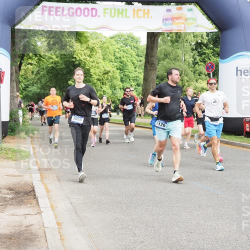 29.06.2025 - hella hamburg halbmarathon MichiJ http://msf.ph/oto/8355198 29.06.2025 10:41:49 Zwischen KM18-KM19 1120, 1815, 2119, 3041, 3058, 3256, 3898, 6581, 6587, 9012, 11976, 12961, 13869, 14026, 14461, 14638, 15408, 15868, 15896, 16871, 17087, 17259, 17698, 18268, 18450 meine-sportfotos.de