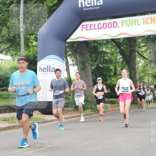 29.06.2025 - hella hamburg halbmarathon KatJ http://msf.ph/oto/8355218 29.06.2025 10:51:41 Zwischen KM18-KM19 1842, 3039, 3182, 3248, 6100, 6174 meine-sportfotos.de