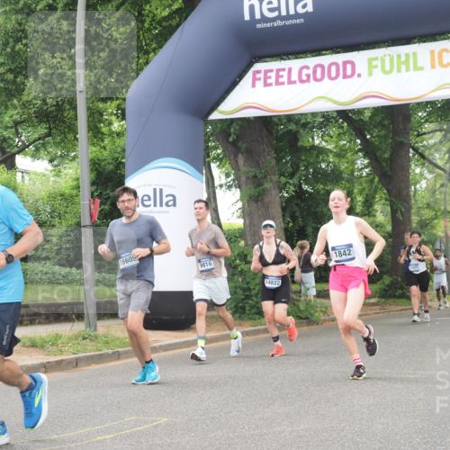 29.06.2025 - hella hamburg halbmarathon KatJ http://msf.ph/oto/8355258 29.06.2025 10:51:41 Zwischen KM18-KM19 1842, 3039, 3182, 3248, 6100, 6174 meine-sportfotos.de