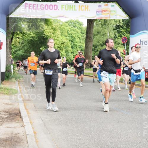 29.06.2025 - hella hamburg halbmarathon MichiJ http://msf.ph/oto/8355260 29.06.2025 10:41:49 Zwischen KM18-KM19 1120, 1815, 2119, 3041, 3058, 3256, 3898, 6581, 6587, 9012, 11976, 12961, 13869, 14026, 14461, 14638, 15408, 15868, 15896, 16871, 17087, 17259, 17698, 18268, 18450 meine-sportfotos.de