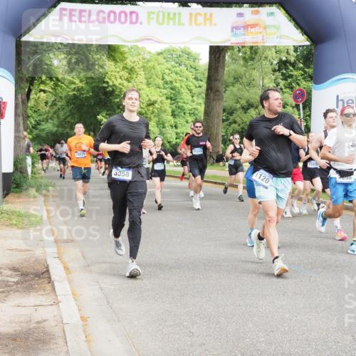 29.06.2025 - hella hamburg halbmarathon MichiJ http://msf.ph/oto/8355282 29.06.2025 10:41:49 Zwischen KM18-KM19 1120, 1815, 2119, 3041, 3058, 3256, 3898, 6581, 6587, 9012, 11976, 12961, 13869, 14026, 14461, 14638, 15408, 15868, 15896, 16871, 17087, 17259, 17698, 18268, 18450 meine-sportfotos.de