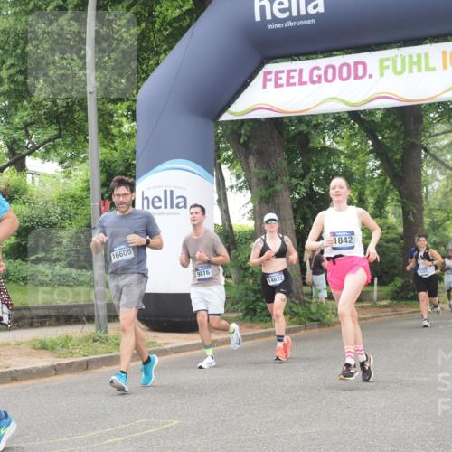 29.06.2025 - hella hamburg halbmarathon KatJ http://msf.ph/oto/8355285 29.06.2025 10:51:42 Zwischen KM18-KM19 1842, 3182, 3248, 6100, 6174 meine-sportfotos.de