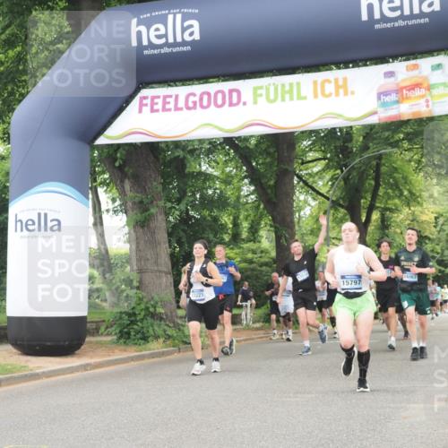 29.06.2025 - hella hamburg halbmarathon KatJ http://msf.ph/oto/8355403 29.06.2025 10:51:44 Zwischen KM18-KM19 1842, 6174 meine-sportfotos.de