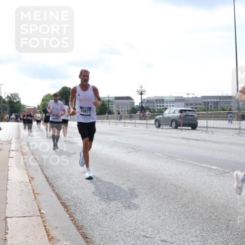 29.06.2025 - hella hamburg halbmarathon Lena Gebhardt http://msf.ph/oto/8355458 29.06.2025 10:13:54 Lombardsbrücke 1144, 10977, 5719, 1131, 1194, 1480, 1890, 2055, 2359, 2721, 2904, 2987, 4001, 4032, 4795, 4950, 4962, 5232, 5546, 5631, 5719, 6026, 6287, 6710, 6717, 6724, 7446, 7447, 7460, 7462, 7913, 8057, 8279, 8673, 9128, 9612, 9631, 9886, 10442, 10443, 10977, 11441, 11987, 12313, 12797, 12928, 12929, 12938, 13331, 13788, 13928, 15085, 15482, 15663, 15721, 15722, 15840, 16491, 17439, 17472, 17985, 18041, 18222, 18231, 18236, 18239 meine-sportfotos.de