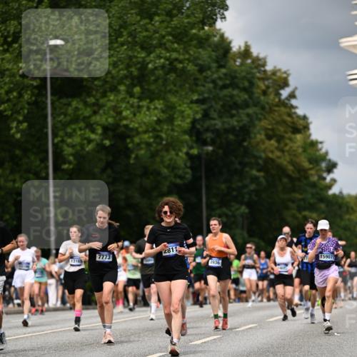 29.06.2025 - hella hamburg halbmarathon Dr. Thomas Lammeyer http://msf.ph/oto/8355476 29.06.2025 10:41:00 Kennedybrücke 1008, 1010, 1253, 1948, 2072, 2811, 3398, 3401, 3428, 3699, 3895, 4245, 5540, 5786, 5789, 5809, 6184, 6359, 6417, 7632, 7773, 8257, 8258, 8581, 8936, 8937, 9432, 9806, 9918, 10123, 10487, 10531, 10577, 10862, 10984 meine-sportfotos.de