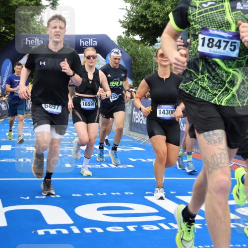 29.06.2025 - hella hamburg halbmarathon Strokosch-Dieckow http://msf.ph/oto/8355520 29.06.2025 10:52:12 Ziel 1482, 2397, 2595, 4419, 4587, 4837, 5032, 5087, 5093, 5378, 5482, 6164, 6897, 7732, 7896, 9074, 9082, 12135, 12580, 13707, 13726, 14248, 14300, 15275, 15446, 15829, 16003, 16320, 16591, 16666, 17033, 17130, 17773, 18475, 18801 meine-sportfotos.de