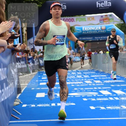29.06.2025 - hella hamburg halbmarathon Strokosch-Dieckow http://msf.ph/oto/8355562 29.06.2025 10:30:39 Ziel 2460, 2851, 3845, 7055, 7231, 7481, 8318, 9508, 11413, 12049, 15253, 17322, 18235, 18871 meine-sportfotos.de