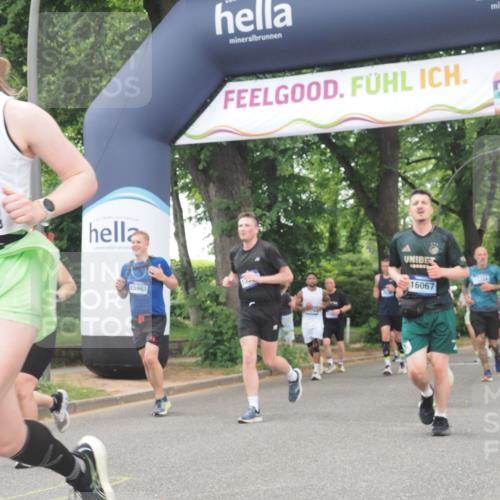 29.06.2025 - hella hamburg halbmarathon KatJ http://msf.ph/oto/8355568 29.06.2025 10:51:46 Zwischen KM18-KM19 1842, 6174, 6714 meine-sportfotos.de
