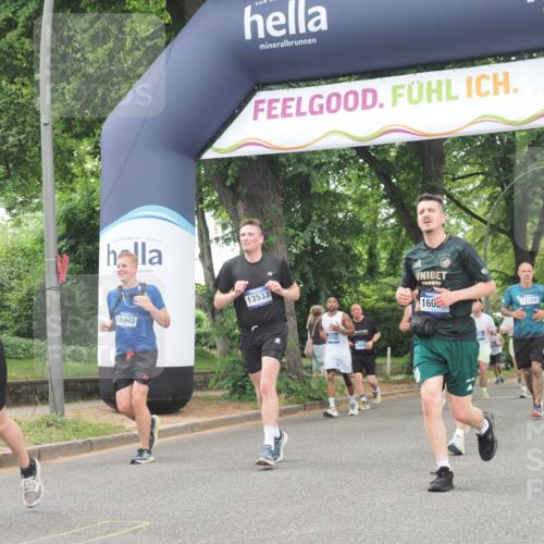 29.06.2025 - hella hamburg halbmarathon KatJ http://msf.ph/oto/8355609 29.06.2025 10:51:46 Zwischen KM18-KM19 1842, 6174, 6714 meine-sportfotos.de