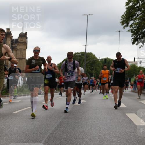 29.06.2025 - hella hamburg halbmarathon Yannick Fuchs http://msf.ph/oto/8355623 29.06.2025 10:52:59 20KM 1285, 1642, 1946, 1951, 2006, 2027, 2584, 2677, 2855, 2957, 2978, 3181, 3983, 4088, 4592, 5084, 5347, 5633, 6202, 6208, 6636, 6860, 6997, 7223, 7476, 8290, 8392, 8929, 9156, 9353, 9655, 10036, 10759, 10915, 10943, 12633, 13407, 14375, 14631, 14914, 15240, 15263, 15824, 16160, 16206, 16341, 16563, 16922, 16924, 17017, 17346, 17782, 17810, 17852, 17931, 18112, 18153, 18232, 18266, 18327, 18556, 18730, 18954 meine-sportfotos.de