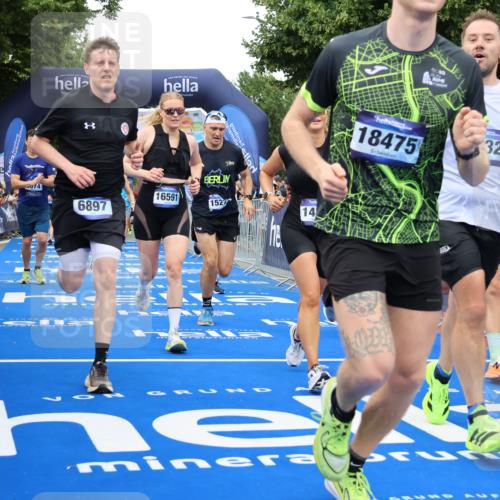 29.06.2025 - hella hamburg halbmarathon Strokosch-Dieckow http://msf.ph/oto/8355624 29.06.2025 10:52:12 Ziel 1482, 2397, 2595, 4419, 4587, 4837, 5032, 5087, 5093, 5378, 5482, 6164, 6897, 7732, 7896, 9074, 9082, 12135, 12580, 13707, 13726, 14248, 14300, 15275, 15446, 15829, 16003, 16320, 16591, 16666, 17033, 17130, 17773, 18475, 18801 meine-sportfotos.de