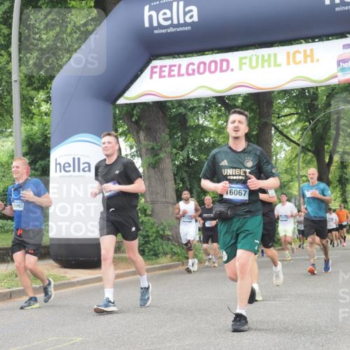 29.06.2025 - hella hamburg halbmarathon KatJ http://msf.ph/oto/8355644 29.06.2025 10:51:46 Zwischen KM18-KM19 1842, 6174, 6714 meine-sportfotos.de