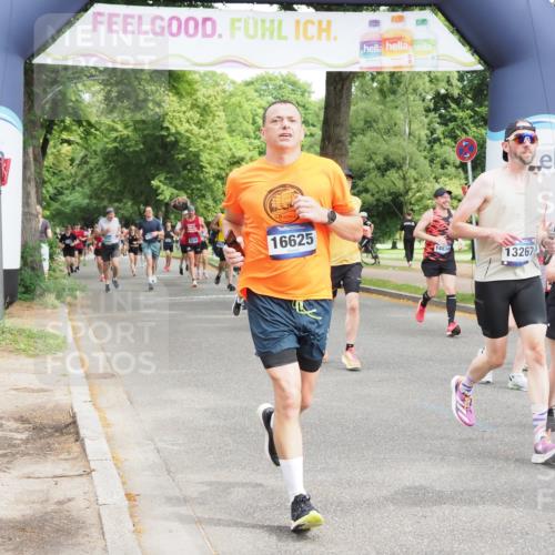 29.06.2025 - hella hamburg halbmarathon MichiJ http://msf.ph/oto/8355659 29.06.2025 10:41:52 Zwischen KM18-KM19 1120, 1143, 2432, 3058, 3256, 3898, 6581, 6587, 8618, 11976, 12213, 13267, 13869, 14834, 15408, 15896, 16625, 17259, 18190, 18450 meine-sportfotos.de