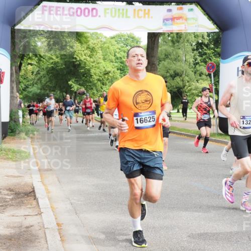 29.06.2025 - hella hamburg halbmarathon MichiJ http://msf.ph/oto/8355681 29.06.2025 10:41:52 Zwischen KM18-KM19 1120, 1143, 2432, 3058, 3256, 3898, 6581, 6587, 8618, 11976, 12213, 13267, 13869, 14834, 15408, 15896, 16625, 17259, 18190, 18450 meine-sportfotos.de