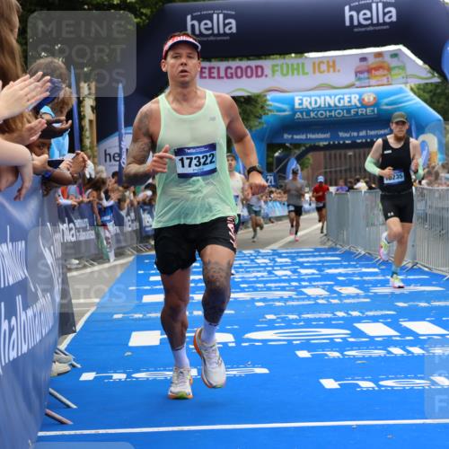 29.06.2025 - hella hamburg halbmarathon Strokosch-Dieckow http://msf.ph/oto/8355685 29.06.2025 10:30:39 Ziel 2460, 2851, 3845, 7055, 7231, 7481, 8318, 9508, 11413, 12049, 15253, 17322, 18235, 18871 meine-sportfotos.de