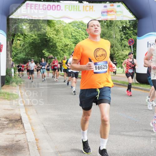 29.06.2025 - hella hamburg halbmarathon MichiJ http://msf.ph/oto/8355697 29.06.2025 10:41:52 Zwischen KM18-KM19 1120, 1143, 2432, 3058, 3256, 3898, 6581, 6587, 8618, 11976, 12213, 13267, 13869, 14834, 15408, 15896, 16625, 17259, 18190, 18450 meine-sportfotos.de