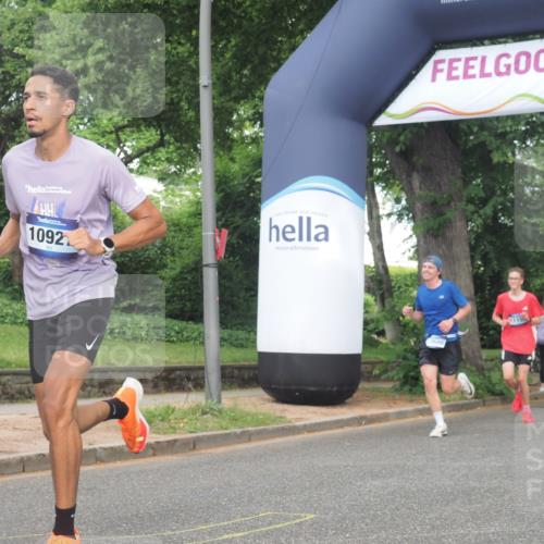 29.06.2025 - hella hamburg halbmarathon KatJ http://msf.ph/oto/8355707 29.06.2025 10:21:50 Zwischen KM18-KM19 1407, 2746, 3935, 4463, 4679, 8062 meine-sportfotos.de