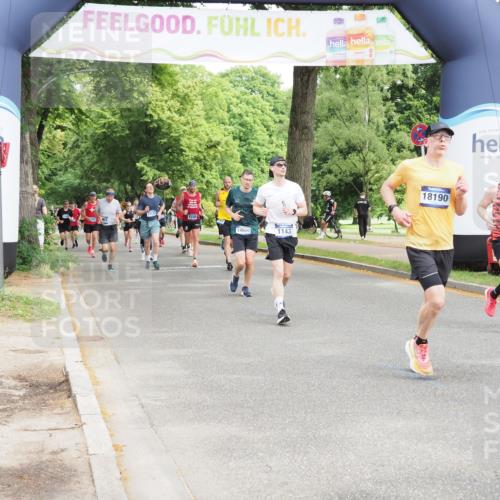 29.06.2025 - hella hamburg halbmarathon MichiJ http://msf.ph/oto/8355762 29.06.2025 10:41:53 Zwischen KM18-KM19 1120, 1143, 2432, 3058, 3898, 6581, 6587, 8618, 11976, 12213, 13267, 13869, 14660, 14834, 15408, 15896, 16625, 17133, 17259, 18190 meine-sportfotos.de