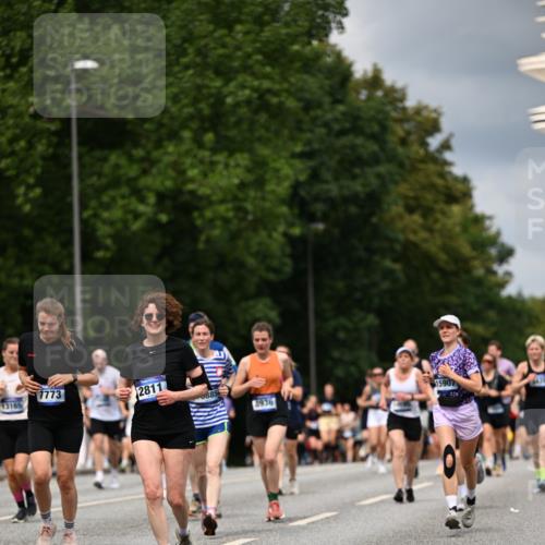 29.06.2025 - hella hamburg halbmarathon Dr. Thomas Lammeyer http://msf.ph/oto/8355778 29.06.2025 10:41:02 Kennedybrücke 1008, 1010, 1253, 1948, 2072, 2811, 3398, 3401, 3428, 3699, 3895, 4245, 5540, 5786, 5789, 5809, 6184, 6359, 6417, 7632, 7773, 8257, 8258, 8581, 8936, 8937, 9432, 9806, 9918, 10123, 10487, 10531, 10577, 10862, 10984 meine-sportfotos.de