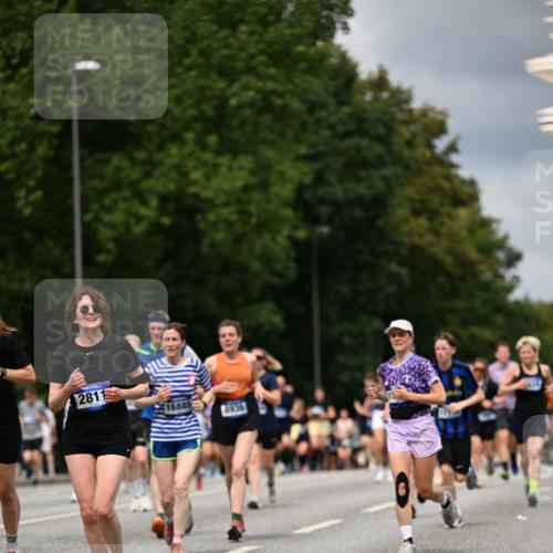 29.06.2025 - hella hamburg halbmarathon Dr. Thomas Lammeyer http://msf.ph/oto/8355806 29.06.2025 10:41:03 Kennedybrücke 1008, 1010, 1253, 1488, 1948, 2072, 2811, 3398, 3401, 3428, 3699, 3895, 4245, 5560, 5786, 5789, 5809, 6184, 6359, 7632, 7773, 8257, 8258, 8581, 8936, 8937, 9432, 9806, 9918, 10123, 10487, 10531, 10577, 10862, 10984 meine-sportfotos.de