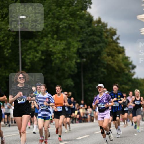 29.06.2025 - hella hamburg halbmarathon Dr. Thomas Lammeyer http://msf.ph/oto/8355816 29.06.2025 10:41:03 Kennedybrücke 1008, 1010, 1253, 1488, 1948, 2072, 2811, 3398, 3401, 3428, 3699, 3895, 4245, 5560, 5786, 5789, 5809, 6184, 6359, 7632, 7773, 8257, 8258, 8581, 8936, 8937, 9432, 9806, 9918, 10123, 10487, 10531, 10577, 10862, 10984 meine-sportfotos.de