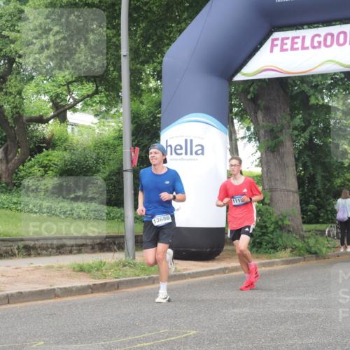 29.06.2025 - hella hamburg halbmarathon KatJ http://msf.ph/oto/8355851 29.06.2025 10:21:51 Zwischen KM18-KM19 1407, 2746, 4463, 4679, 8062 meine-sportfotos.de