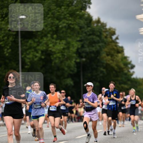 29.06.2025 - hella hamburg halbmarathon Dr. Thomas Lammeyer http://msf.ph/oto/8355860 29.06.2025 10:41:03 Kennedybrücke 1008, 1010, 1253, 1488, 1948, 2072, 2811, 3398, 3401, 3428, 3699, 3895, 4245, 5560, 5786, 5789, 5809, 6184, 6359, 7632, 7773, 8257, 8258, 8581, 8936, 8937, 9432, 9806, 9918, 10123, 10487, 10531, 10577, 10862, 10984 meine-sportfotos.de