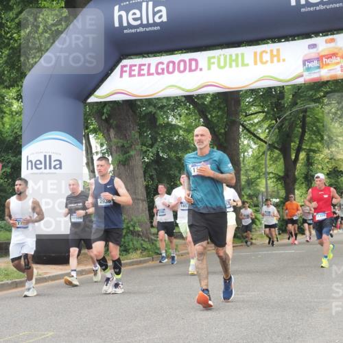 29.06.2025 - hella hamburg halbmarathon KatJ http://msf.ph/oto/8355870 29.06.2025 10:51:49 Zwischen KM18-KM19 2936, 6714 meine-sportfotos.de