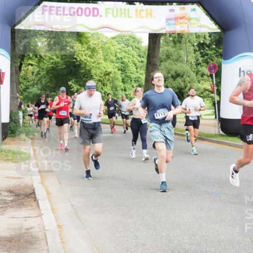 29.06.2025 - hella hamburg halbmarathon MichiJ http://msf.ph/oto/8355873 29.06.2025 10:41:57 Zwischen KM18-KM19 1120, 1143, 2432, 2448, 4897, 6356, 6587, 8223, 8618, 11976, 12213, 13267, 13869, 14660, 14834, 15389, 15818, 16625, 17133, 18190, 19000 meine-sportfotos.de